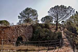 Puente y acueducto de piedra